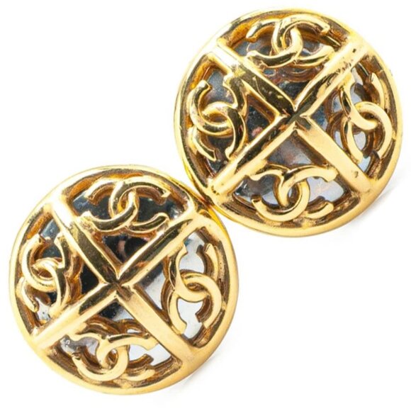 CHANEL CC Logos Round Clip-On Earrings Gold Tone 93P Auth w/Box #0362 - Picture 1 of 5